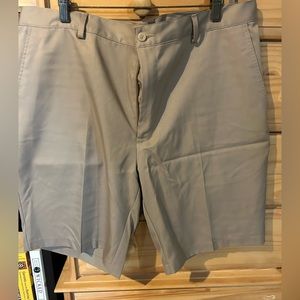 Jos A Bank Khaki Golf Shorts sz 40 NWT!